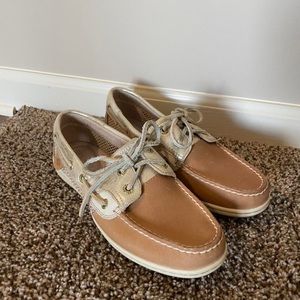 tan and gold koifish sperry’s